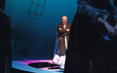  Актьорът в "Копче за сън".