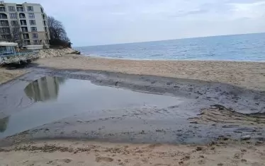 Хотел почерни с мазут варненски плаж