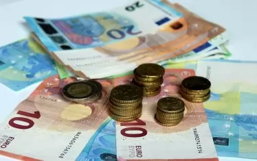 Продавач в Завет приел евробанкнота с надпис "Невалидна"