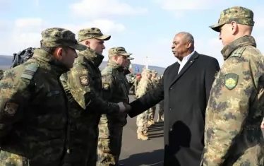  Едно от най-високопоставените американски посещения в България - това на тогавашния военен министър Лойд Остин, показа възловото значение на Безмер, където той кацна от САЩ