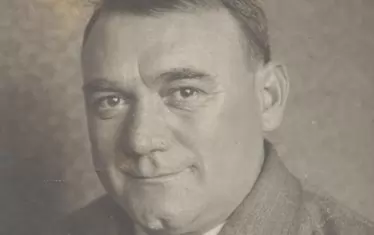 Една от по-сериозните снимки на Борис Руменов.