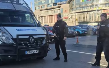 МВР извади полицаи с дълго оръжие по улиците