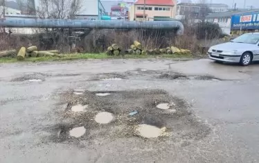 "Иновативно асфалтиране" увеличи дупките в Шумен