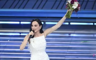 Ариза води във временното класиране след първата вечер.