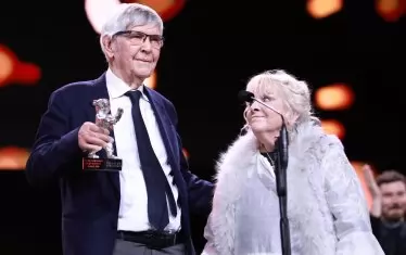 Актьорите ветерани от "Кралица на морето" Том Кортни и Ана Калдър-Маршал.