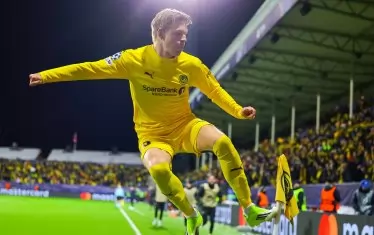 Йенс Петер Хауге е издивял от радост след гола, с който е извел "Будьо/Глимт" напред в резултата срещу "Интер".