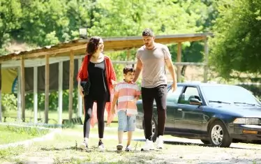  Толгахан Сайъшман и Йълдъз Чааръ Атиксой в „Моят шампион“. 