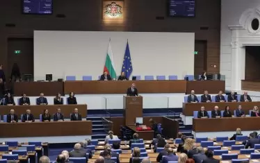 Част от депутатите отсъстваха по време на словото на служебния премиер.