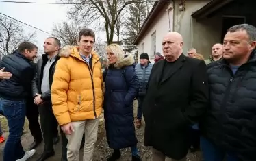 Кметове протестираха в подкрепа на кмета на Бистрица