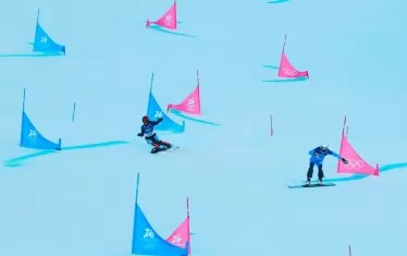 Малена Замфирова (вляво) даде 10-ото най-добро време по синьото трасе и 13-ото по червеното.