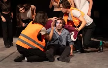  "8 есета за идентичността"