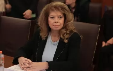 Йотова започва консултациите за служебен премиер с ГЕРБ и ПП-ДБ