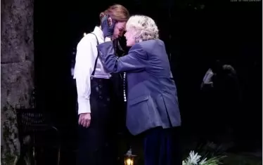  Койна Русева и Станка Калчева като Одри и Катрин - най-добри приятелки от студентските години.