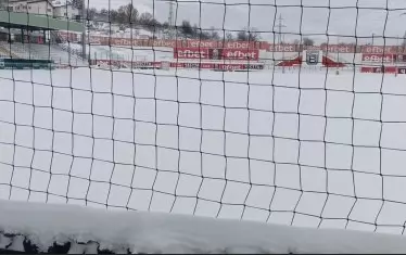 Стадионът в Бистрица в момента, около денонощие преди мача "ЦСКА 1948" - "Левски".