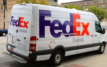 Американският гигант FedEx съди администрацията на Тръмп