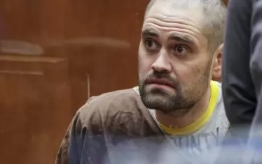 Синът на Роб Райнър пледира невинен за убийството на родителите си