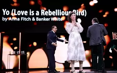 "Йо: любовта е птица бунтар" на Ана Фрич получи ."Сребърна мечка" за изключително художествено постижение.