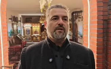 Свещеник бе низвергнат заради 
молитви на съвременен български 