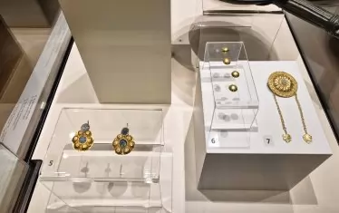  Златните накити са сред акцентите в изложбата.