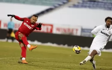 Късна победа качи ЦСКА на третото място