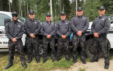 Първоначално на официалния сайт на „Национална Агенция за Контрол на Защитените Територии“ стои снимка на рейнджърите от Форт Макей в Канада