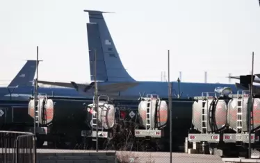 Самолетите-цистерни на САЩ в София няма да се използват в Иран