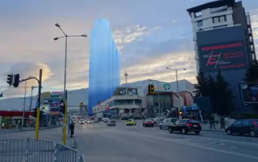 Съдът пусна 215-метров небостъргач на бул. "Черни връх" 