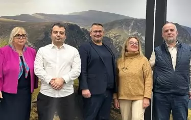 Действащ министър се оказа в незаконна агитация