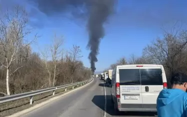 Автобус се запали в движение на пътя Казанлък - Стара Загора