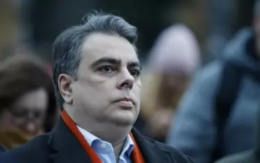 Асен Василев обяви Румен Радев за "страхлив лицемер"