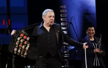  Ненчо Илчев показа няколко фокуса.