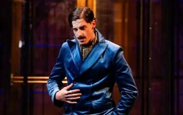  Ясен Атанасов като Дюлак в "Евридика".