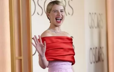  Джеси Бъкли заслужи наградата за най-добра актриса