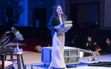  Мария Хелгат като Алма Малер