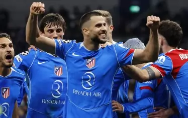 Голът на словака Давид Ханцко (с вдигнатите ръце) за 2:2 пречупи устрема на "Тотнъм", който до края на реванша в Лондон стигна само до победа за честта - 3:2.