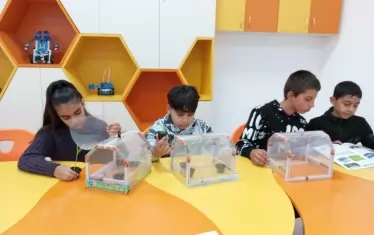 Учениците учат чрез преживявания, затова и работата по проекти е по-вълнуваща и полезна за тях.