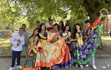 Танци, спорт, наука и изкуства - всяка извънкласна дейност помага и в училище, стига да е по желание на ученика.