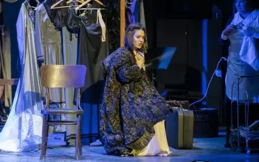  Мария Хелгат като Алма Малер