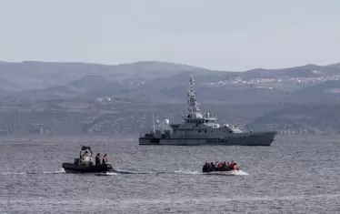Кораб на Frontex потъна край гръцки остров