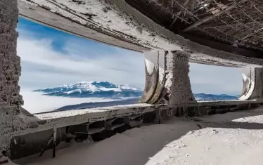 Лес Джонстън