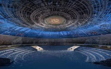 Лес Джонстън