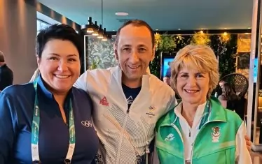 В качеството си на вицепрезидент на европейската конфедерация (ESC) Весела Лечева (вдясно) отговаря за състезанията по спортна стрелба в Истанбул 2027.