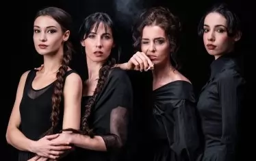 Красивата женска общност на острова: Боряна Маноилова, Ирина Митева, Ана Пападопулу, Анета Иванова.