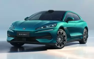 BYD пусна електромобил с над 1000 км пробег на ток