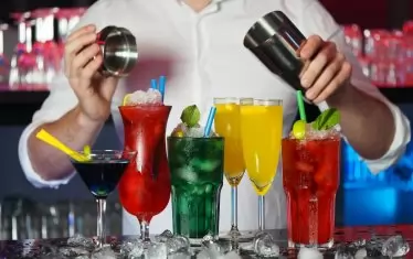 Работа за бармани: Как да изградите успешна кариера в сферата на услугите