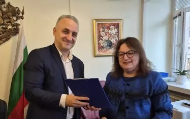 На 19 ноември 2025 г. Диан Василев встъпва в длъжност съдия в Административен съд - София-област. На снимката е с председателката на съда Вергиния Димитрова.