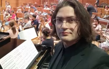 Пианото на маестро Пламен Цветанов ще звучи с мелодии от театъра и киното