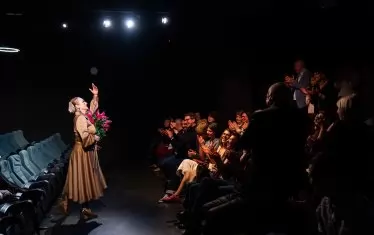 Ерик-Еманюел Шмит аплодира Биляна Петринска в Народния театър