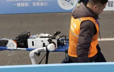 ...трети "колабира" след финала.