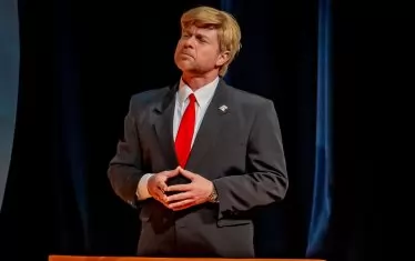  Ненчо Балабанов в ролята на настоящия стопанин на Белия дом. 